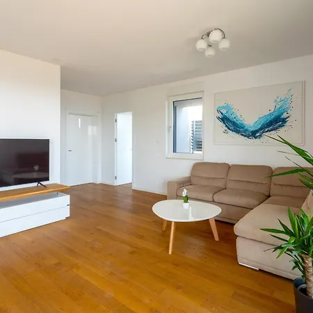 Apartamento Luxury Bella Vista Holidays @ Kasuni Beach
