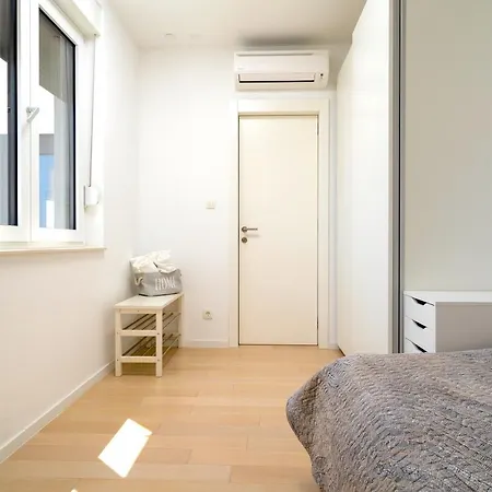 Luxury Bella Vista Holidays @ Kasuni Beach Apartment Split