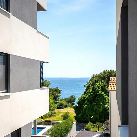Apartment Luxury Bella Vista Holidays @ Kasuni Beach *