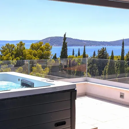 Luxury Bella Vista Holidays @ Kasuni Beach Split
