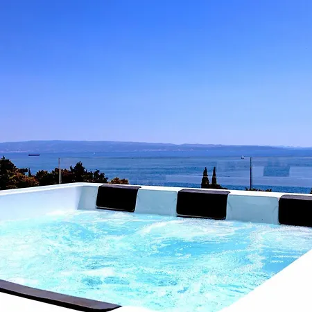 Luxury Bella Vista Holidays @ Kasuni Beach Split