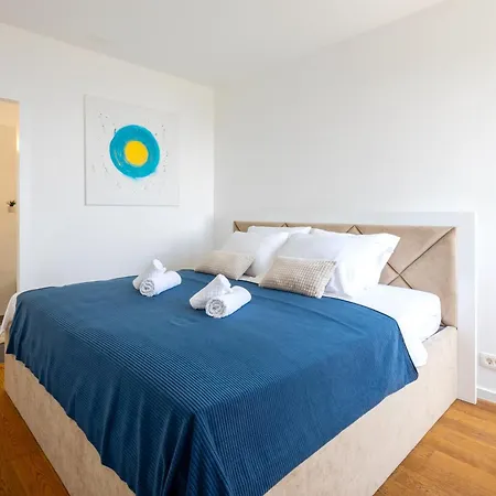 Luxury Bella Vista Holidays @ Kasuni Beach Apartment
